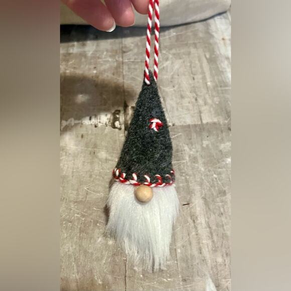 Christmas gnome ornament and decor bundle - Picture 9 of 11